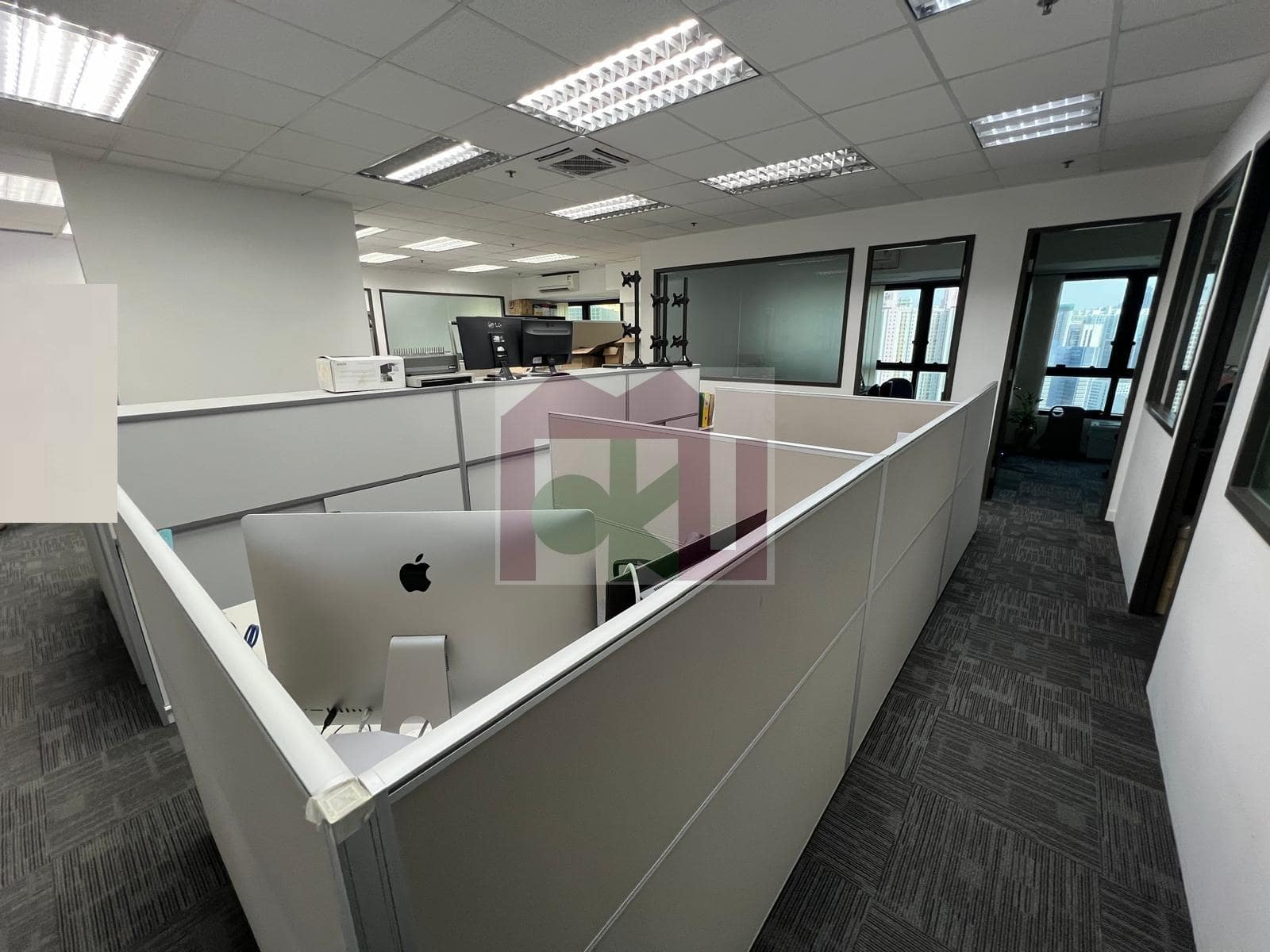 Peninsula Tower building or unit photo